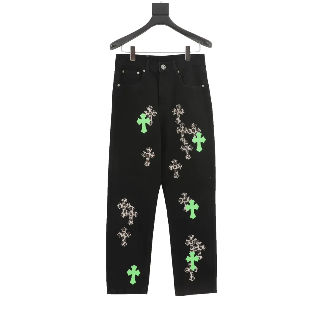 P260 model number Y837 Chromehearts/Chrome Hearts classic leather label cross denim trousers After the trousers are finished, they are subjected to heavy enzyme stone grinding and rinsing. Each pair is different in washing. The heavy washing process has many hidden secret details. The trousers featured this time are perfect in terms of shape and upper body. It is no exaggeration to say that it takes more time to make 20 short-sleeves than to make one pair of jeans. The fabric is made of 12.2 ounces of high-quality denim. Only denim with 12 ounces or more can have the unique high-end texture of denim. I am very satisfied with the proofing after several washes. Size:28-34
